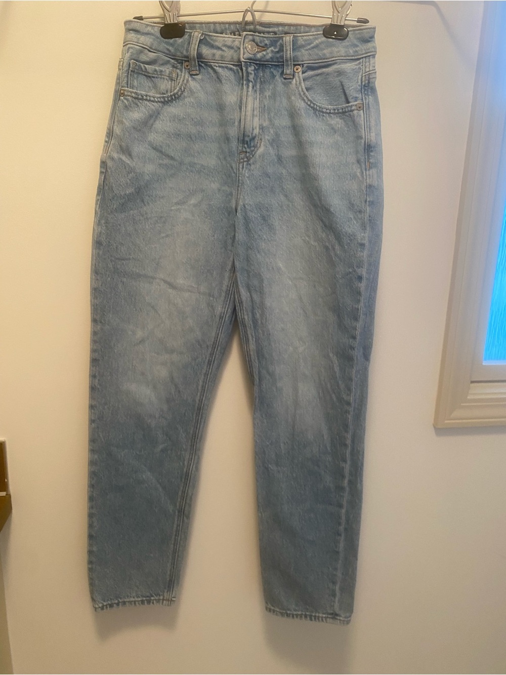 American Eagle Outfitters Light Blue High-Rise, Mom Jeans